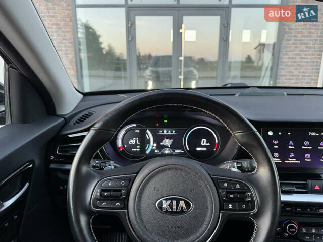 Синий Киа Niro, объемом двигателя 0 л и пробегом 129 тыс. км за 18800 $, фото 87 на Automoto.ua