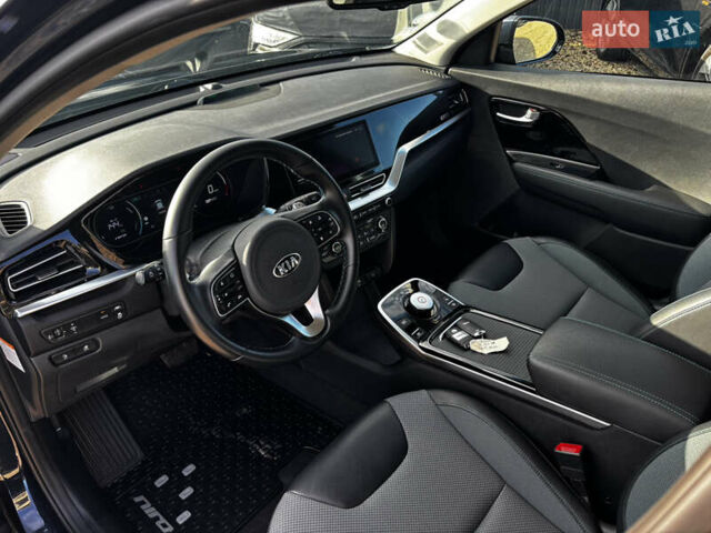Синий Киа Niro, объемом двигателя 0 л и пробегом 76 тыс. км за 19999 $, фото 19 на Automoto.ua