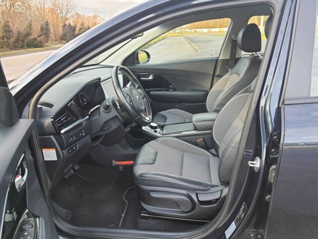 Синий Киа Niro, объемом двигателя 0 л и пробегом 108 тыс. км за 19900 $, фото 9 на Automoto.ua