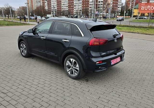 Синій Кіа Niro, об'ємом двигуна 0 л та пробігом 149 тис. км за 19000 $, фото 4 на Automoto.ua