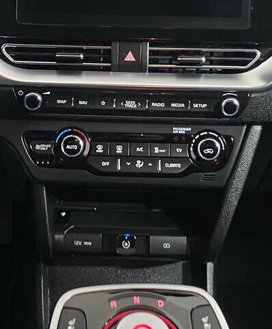 Синій Кіа Niro, об'ємом двигуна 0 л та пробігом 101 тис. км за 20950 $, фото 22 на Automoto.ua