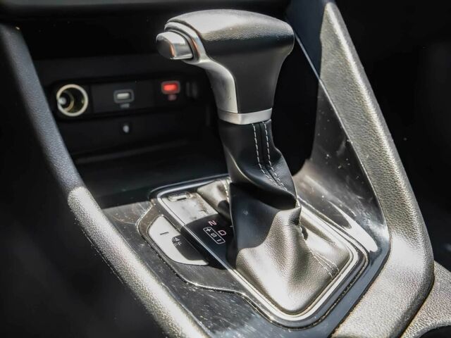 Синий Киа Niro, объемом двигателя 1.6 л и пробегом 40 тыс. км за 9400 $, фото 8 на Automoto.ua