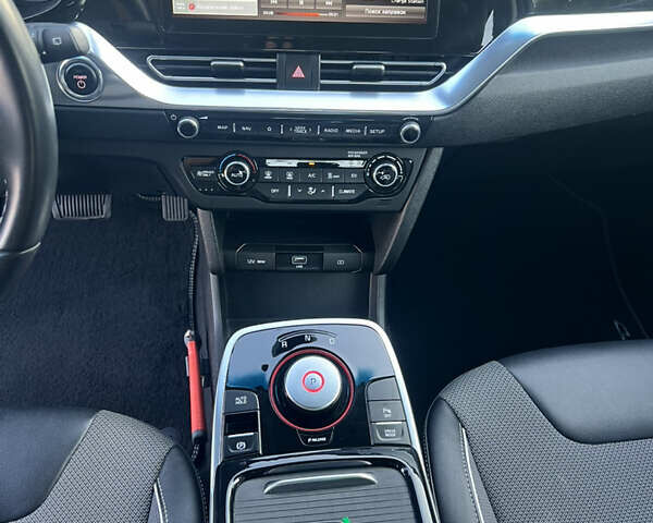 Синій Кіа Niro, об'ємом двигуна 0 л та пробігом 112 тис. км за 19500 $, фото 51 на Automoto.ua