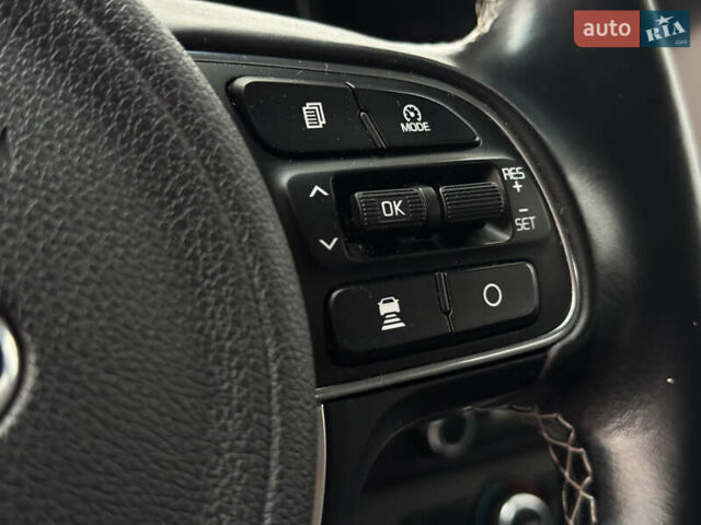 Синій Кіа Niro, об'ємом двигуна 0 л та пробігом 133 тис. км за 18900 $, фото 4 на Automoto.ua