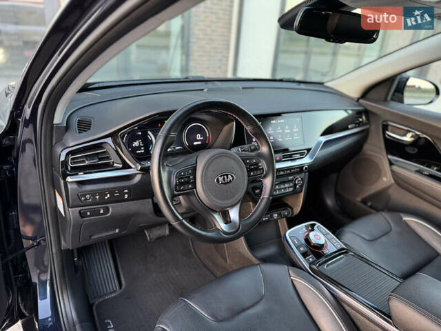 Синий Киа Niro, объемом двигателя 0 л и пробегом 130 тыс. км за 18900 $, фото 78 на Automoto.ua