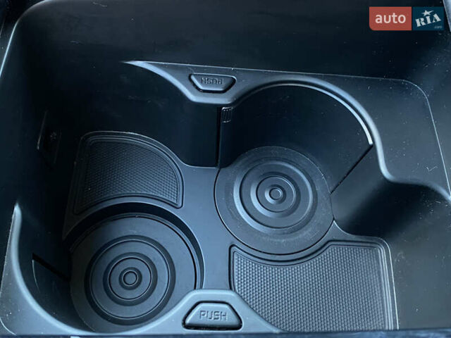 Синій Кіа Niro, об'ємом двигуна 0 л та пробігом 106 тис. км за 21900 $, фото 75 на Automoto.ua