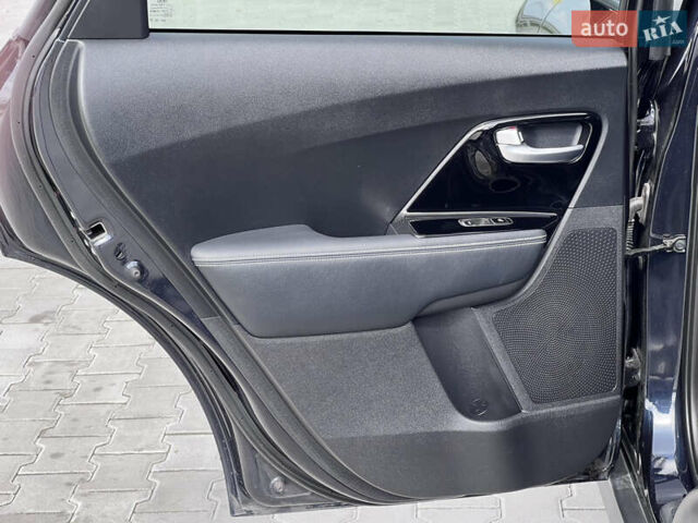 Синий Киа Niro, объемом двигателя 0 л и пробегом 126 тыс. км за 18548 $, фото 26 на Automoto.ua