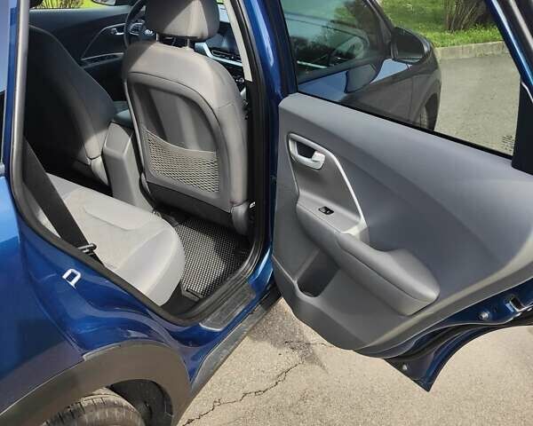 Кіа Niro 2020 у Рівному на Automoto.ua Синій Кіа Niro, об'ємом двигуна 1.58 л та пробігом 22 тис. км за 22000 $, фото 16 на Automoto.ua