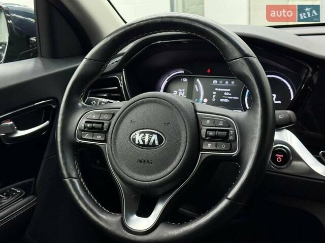 Синий Киа Niro, объемом двигателя 0 л и пробегом 90 тыс. км за 18427 $, фото 17 на Automoto.ua