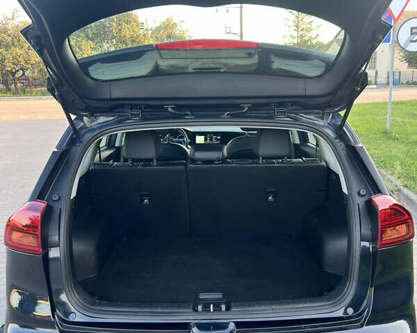 Синій Кіа Niro, об'ємом двигуна 0 л та пробігом 112 тис. км за 19500 $, фото 66 на Automoto.ua