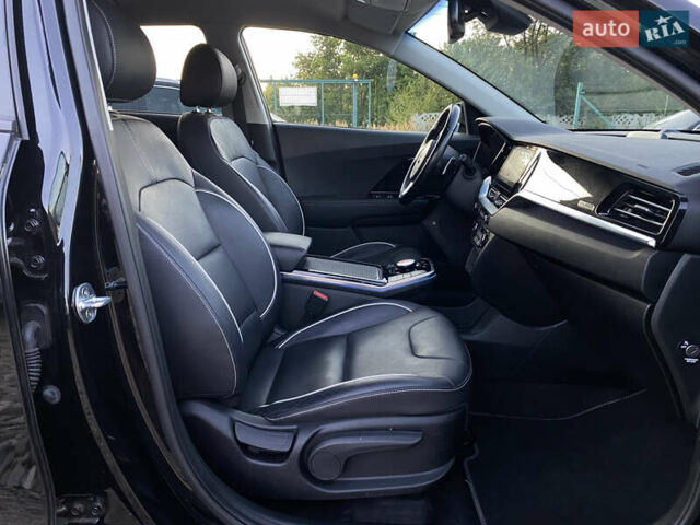 Синій Кіа Niro, об'ємом двигуна 0 л та пробігом 106 тис. км за 21900 $, фото 102 на Automoto.ua