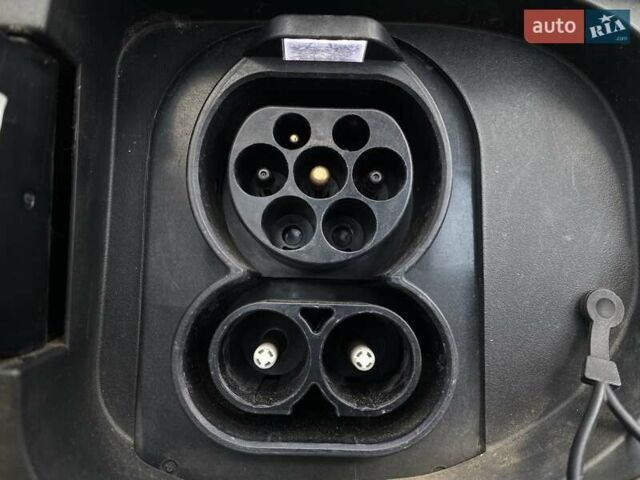 Синій Кіа Niro, об'ємом двигуна 0 л та пробігом 75 тис. км за 23900 $, фото 18 на Automoto.ua