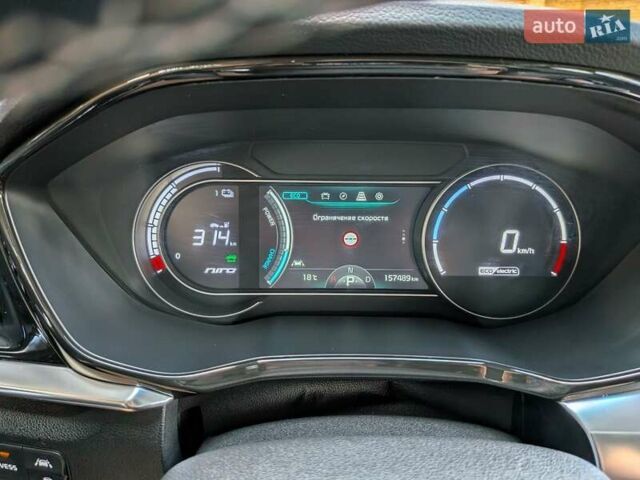 Киа Niro 2020 в Луцке на Automoto.ua Синий Киа Niro, объемом двигателя 0 л и пробегом 157 тыс. км за 19700 $, фото 53 на Automoto.ua
