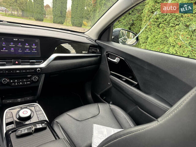 Киа Niro 2020 в Дубно на Automoto.ua Синий Киа Niro, объемом двигателя 0 л и пробегом 156 тыс. км за 19200 $, фото 70 на Automoto.ua