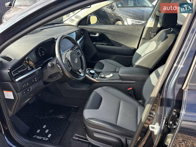 Синий Киа Niro, объемом двигателя 0 л и пробегом 76 тыс. км за 19999 $, фото 17 на Automoto.ua