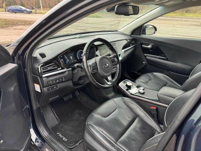 Синій Кіа Niro, об'ємом двигуна 0 л та пробігом 155 тис. км за 19900 $, фото 8 на Automoto.ua