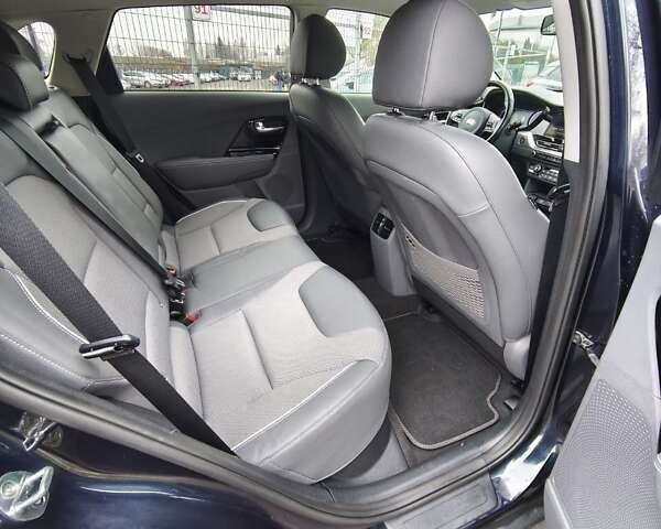 Синій Кіа Niro, об'ємом двигуна 0 л та пробігом 150 тис. км за 18000 $, фото 44 на Automoto.ua