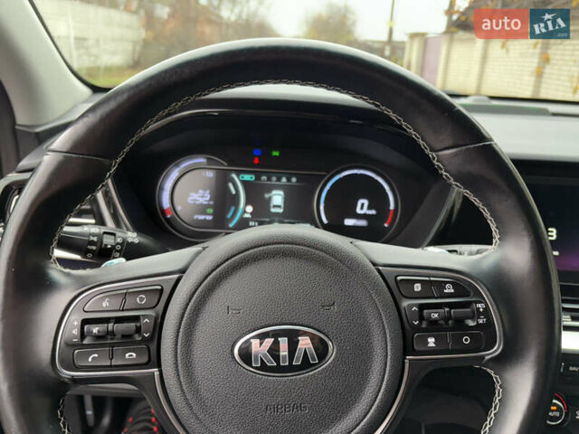 Синий Киа Niro, объемом двигателя 0 л и пробегом 115 тыс. км за 19900 $, фото 42 на Automoto.ua