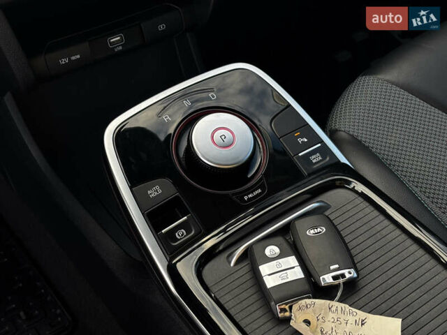 Синий Киа Niro, объемом двигателя 0 л и пробегом 76 тыс. км за 19999 $, фото 27 на Automoto.ua
