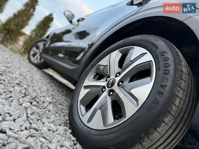 Синій Кіа Niro, об'ємом двигуна 0 л та пробігом 81 тис. км за 19350 $, фото 33 на Automoto.ua