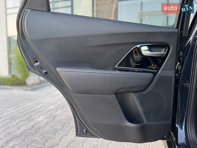 Синий Киа Niro, объемом двигателя 0 л и пробегом 130 тыс. км за 18900 $, фото 71 на Automoto.ua