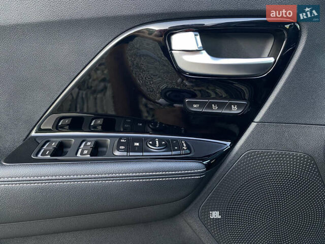 Синій Кіа Niro, об'ємом двигуна 0 л та пробігом 106 тис. км за 21900 $, фото 32 на Automoto.ua