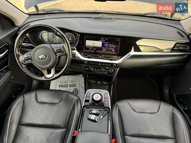 Синий Киа Niro, объемом двигателя 0 л и пробегом 156 тыс. км за 18900 $, фото 48 на Automoto.ua