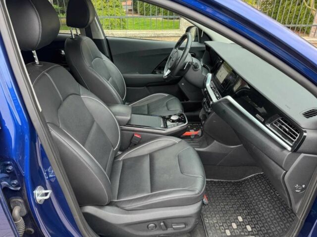 Синій Кіа Niro, об'ємом двигуна 0 л та пробігом 56 тис. км за 16000 $, фото 9 на Automoto.ua