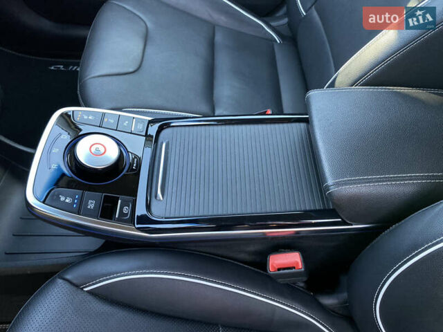 Синій Кіа Niro, об'ємом двигуна 0 л та пробігом 106 тис. км за 21900 $, фото 72 на Automoto.ua