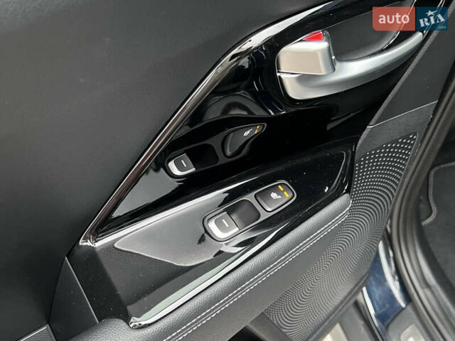 Синий Киа Niro, объемом двигателя 0 л и пробегом 112 тыс. км за 20800 $, фото 44 на Automoto.ua