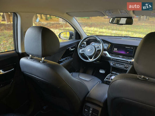 Синій Кіа Niro, об'ємом двигуна 0 л та пробігом 109 тис. км за 20578 $, фото 10 на Automoto.ua