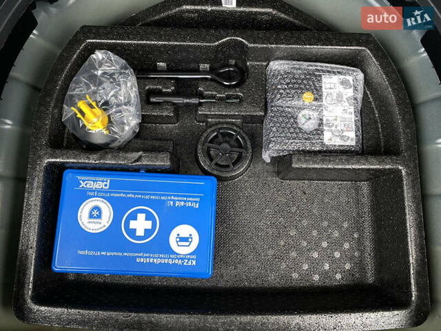 Синій Кіа Niro, об'ємом двигуна 0 л та пробігом 138 тис. км за 21200 $, фото 96 на Automoto.ua