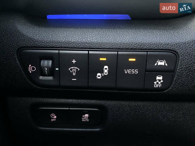 Синій Кіа Niro, об'ємом двигуна 0 л та пробігом 106 тис. км за 21900 $, фото 42 на Automoto.ua