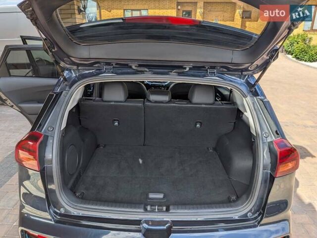 Киа Niro 2020 в Луцке на Automoto.ua Синий Киа Niro, объемом двигателя 0 л и пробегом 157 тыс. км за 19700 $, фото 40 на Automoto.ua