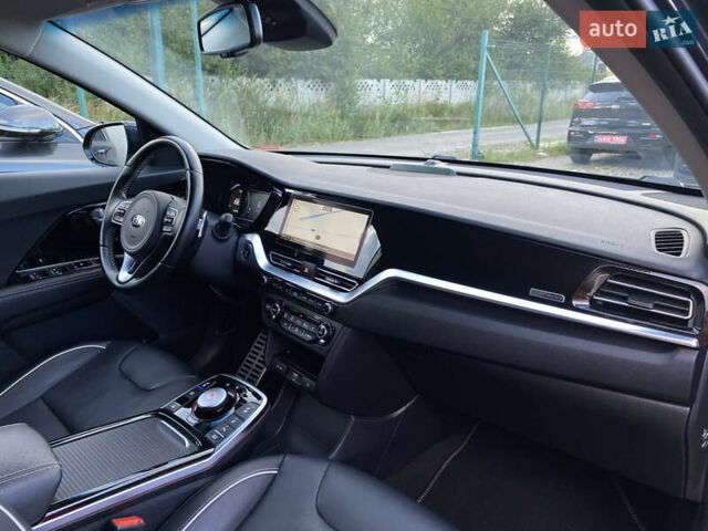 Синій Кіа Niro, об'ємом двигуна 0 л та пробігом 76 тис. км за 22900 $, фото 109 на Automoto.ua