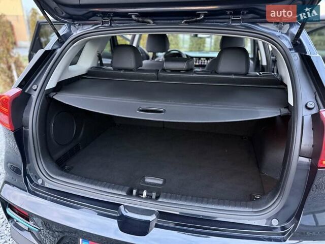 Синій Кіа Niro, об'ємом двигуна 0 л та пробігом 81 тис. км за 19350 $, фото 95 на Automoto.ua