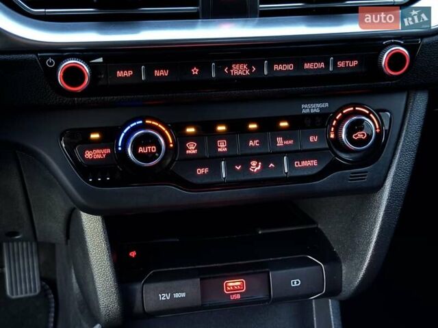 Синий Киа Niro, объемом двигателя 0 л и пробегом 90 тыс. км за 19999 $, фото 52 на Automoto.ua