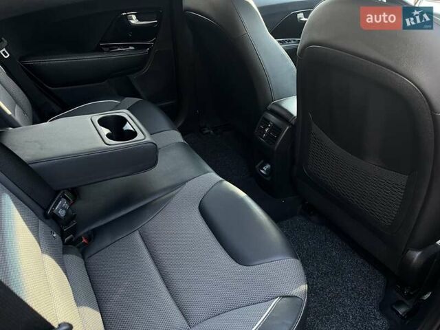 Синій Кіа Niro, об'ємом двигуна 0 л та пробігом 84 тис. км за 18500 $, фото 36 на Automoto.ua