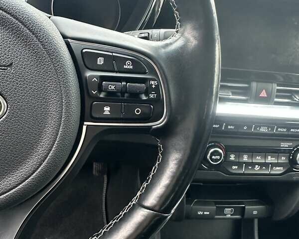 Синій Кіа Niro, об'ємом двигуна 0 л та пробігом 170 тис. км за 18300 $, фото 19 на Automoto.ua