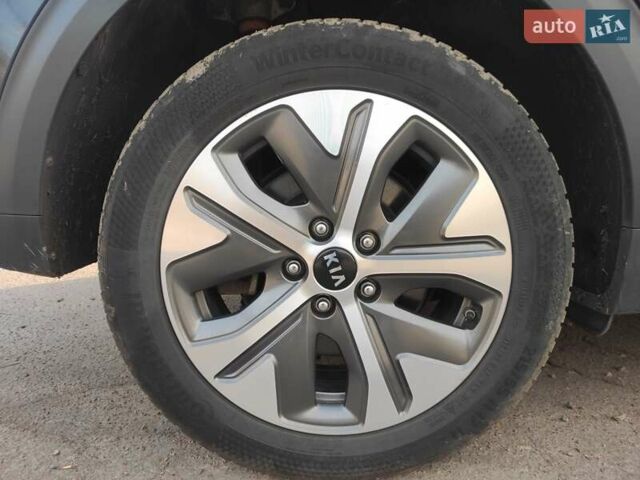 Синій Кіа Niro, об'ємом двигуна 0 л та пробігом 120 тис. км за 19890 $, фото 43 на Automoto.ua