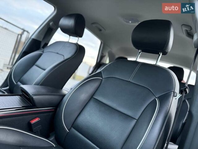 Синій Кіа Niro, об'ємом двигуна 0 л та пробігом 81 тис. км за 19350 $, фото 63 на Automoto.ua
