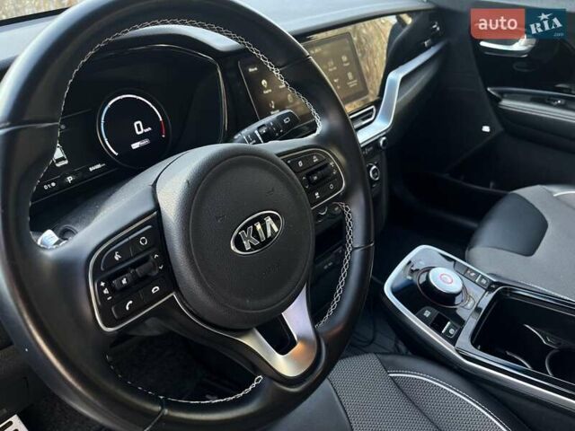 Синій Кіа Niro, об'ємом двигуна 0 л та пробігом 84 тис. км за 18500 $, фото 18 на Automoto.ua