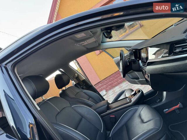 Синій Кіа Niro, об'ємом двигуна 0 л та пробігом 130 тис. км за 18199 $, фото 22 на Automoto.ua