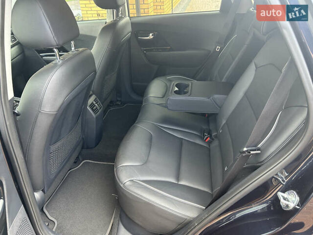 Синий Киа Niro, объемом двигателя 0 л и пробегом 125 тыс. км за 18700 $, фото 23 на Automoto.ua