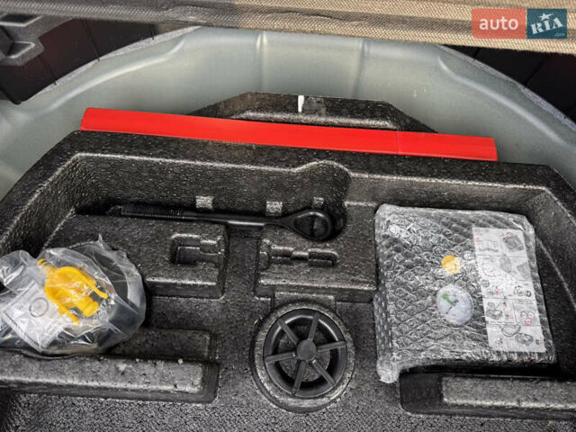 Синий Киа Niro, объемом двигателя 0 л и пробегом 156 тыс. км за 18900 $, фото 45 на Automoto.ua