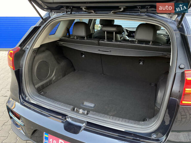 Синій Кіа Niro, об'ємом двигуна 0 л та пробігом 105 тис. км за 20300 $, фото 22 на Automoto.ua