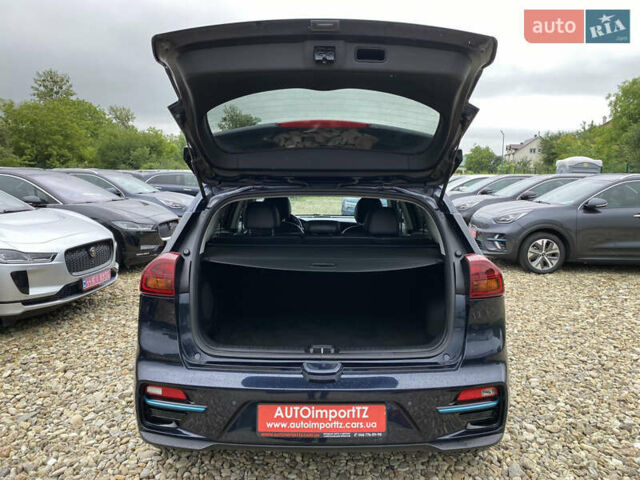 Синий Киа Niro, объемом двигателя 0 л и пробегом 119 тыс. км за 20800 $, фото 84 на Automoto.ua