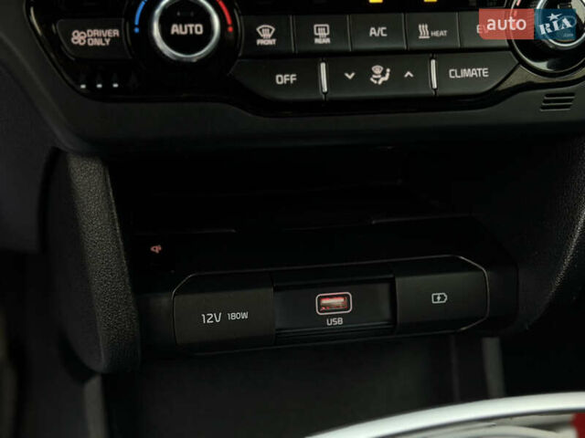 Синий Киа Niro, объемом двигателя 0 л и пробегом 135 тыс. км за 18999 $, фото 60 на Automoto.ua