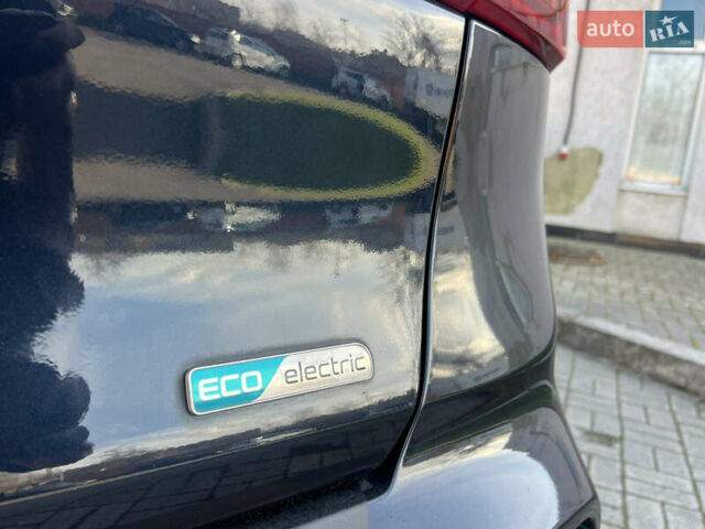 Синий Киа Niro, объемом двигателя 0 л и пробегом 92 тыс. км за 18799 $, фото 24 на Automoto.ua