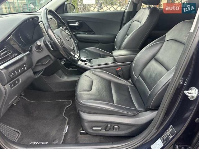 Синій Кіа Niro, об'ємом двигуна 0 л та пробігом 170 тис. км за 18300 $, фото 14 на Automoto.ua